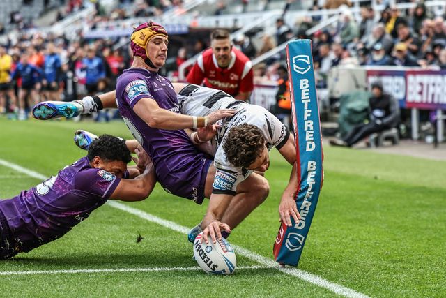 Lewis Martin of Hull FC goes over for a try during the Betfred Magic Weekend 2025 match Huddersfield Giants vs Hull FC at St. James's Park, Newcastle, United Kingdom, 4th May 2025

(Photo by Mark Cosgrove/News Images)