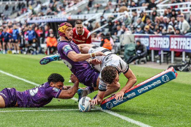 Lewis Martin of Hull FC goes over for a try during the Betfred Magic Weekend 2025 match Huddersfield Giants vs Hull FC at St. James's Park, Newcastle, United Kingdom, 4th May 2025

(Photo by Mark Cosgrove/News Images)