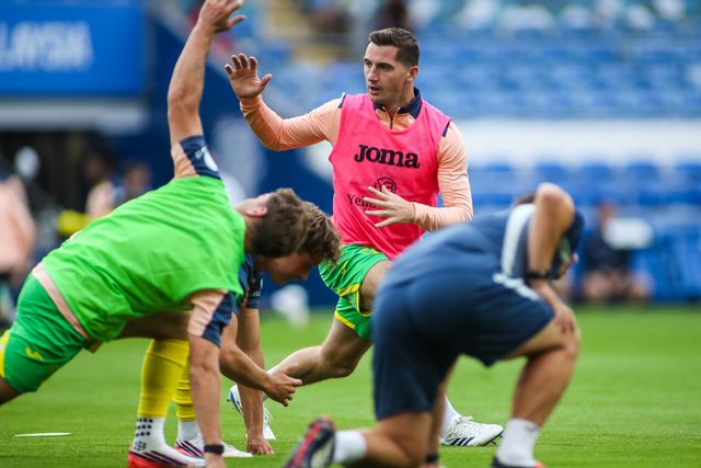 Kenny McLean of Norwich City warms-up ahead of the Carabao Cup round 2 match Cardiff City vs Norwich City at Cardiff City Stadium, Cardiff, United Kingdom on 25 August 2026

(Photo by Andrew Lewis/News Images)