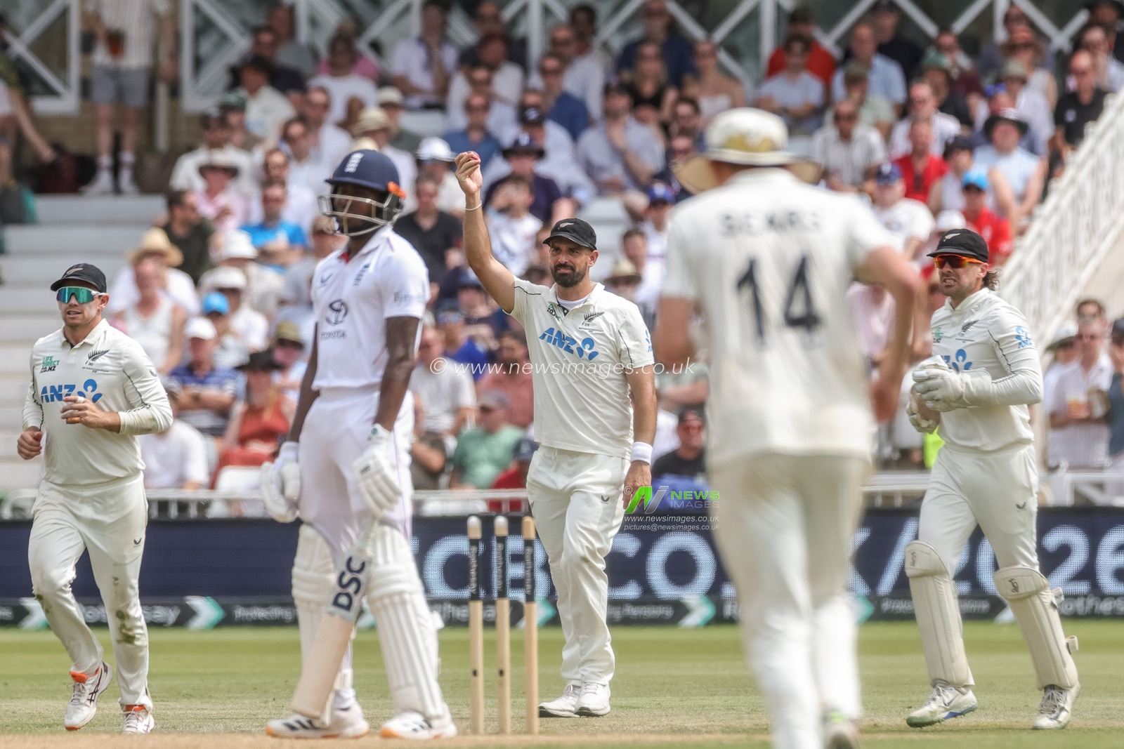 Daryl Mitchell of New Zealand celebrates catching out Jofra Archer of England during the 3rd Rothesay Test Match Day 3 match England vs New Zealand at Trent Bridge, Nottingham, United Kingdom on 27 June 2026

(Photo by Mark Cosgrove/News Images)