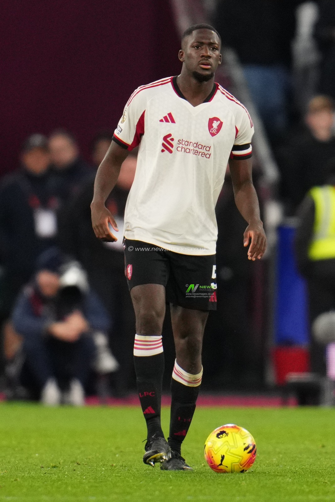 Ibrahima Konaté of Liverpool during the Premier League match West Ham United vs Liverpool at London Stadium, London, United Kingdom, 30th November 2025

(Photo by Harvey Murphy/News Images)

*** GER AUT SUI OUT ***