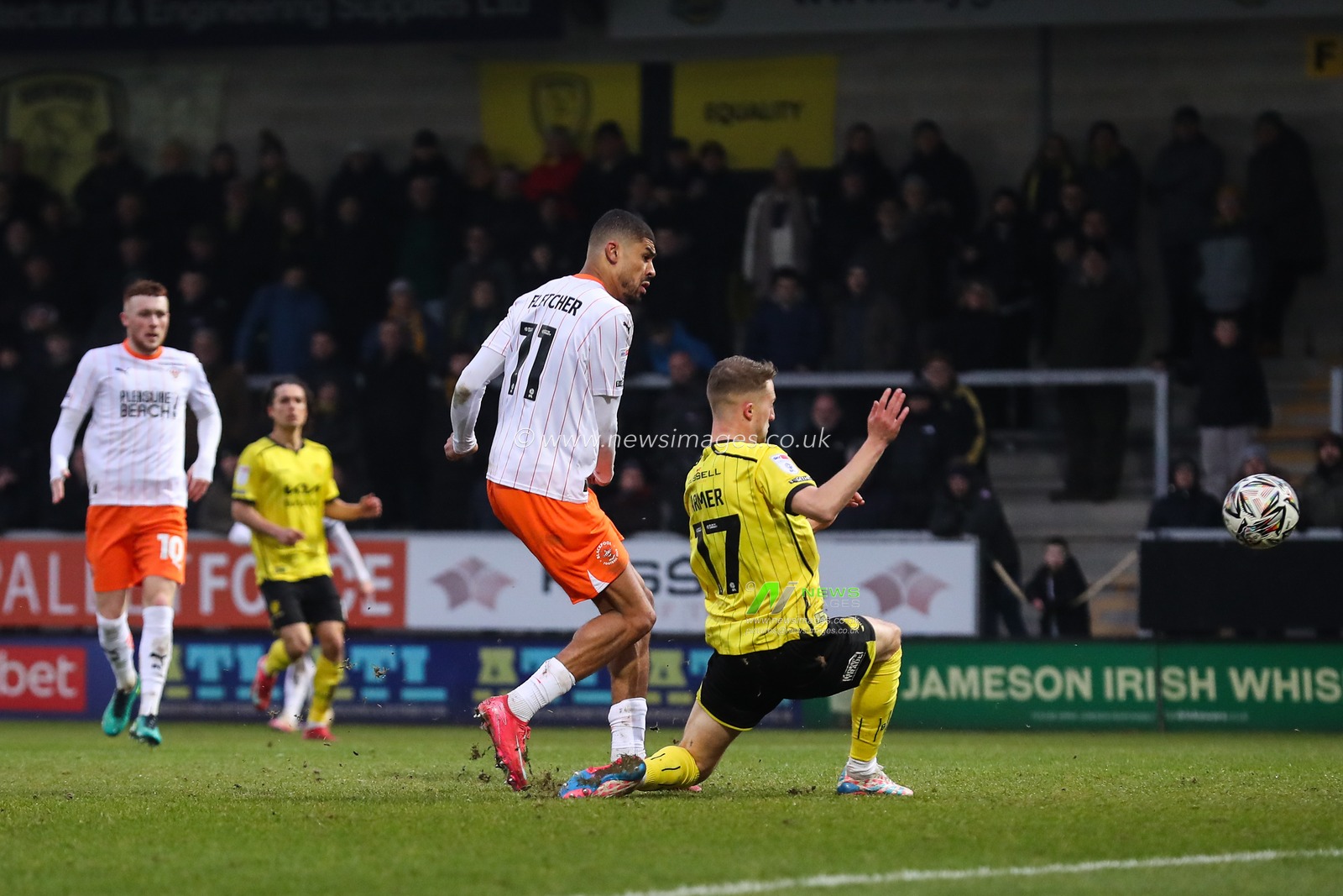 Ashley Fletcher of Blackpool has a shot at goal during the Sky Bet League 1 match Burton Albion vs Blackpool at Pirelli Stadium, Burton upon Trent, United Kingdom, 8th February 2025

(Photo by Gareth Evans/News Images)