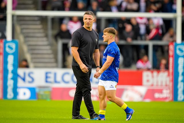  Warrington Wolves manager Sam Burgess applauds the fans during the pre-game warm up session during the Betfred Super League round 14 match St Helens vs Warrington Wolves at The BrewDog Stadium, St Helens, United Kingdom on 11 June 2026

(Photo by Maynard Manyowa/News Images)