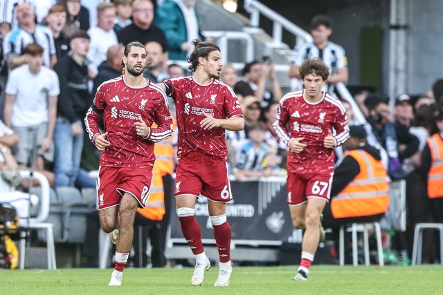 Dominik Szoboszlai of Liverpool celebrates his goal to make it 2-2 during the Premier League match Newcastle Untied vs Liverpool at St. James's Park, Newcastle, United Kingdom on 23 August 2026

(Photo by Alfie Cosgrove/News Images)