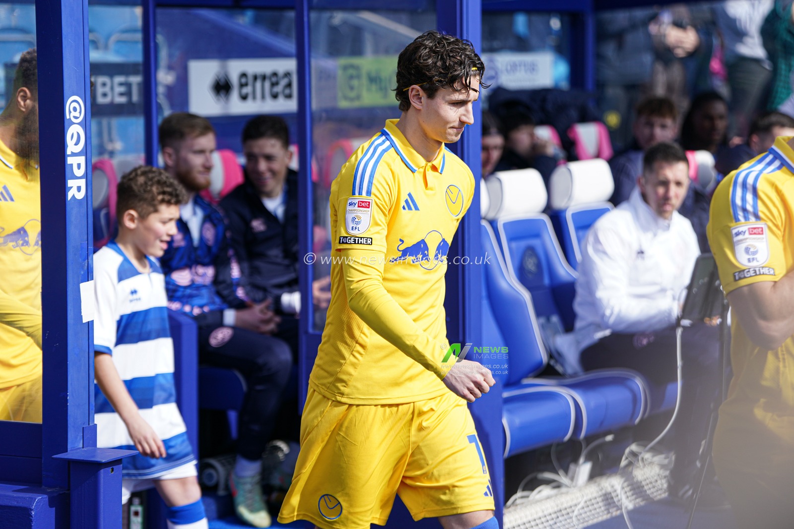 Brenden Aaronson of Leeds United before the Sky Bet Championship match Queens Park Rangers vs Leeds United at Kiyan Prince Foundation Stadium, London, United Kingdom, 15th March 2025

(Photo by Harvey Murphy/News Images)