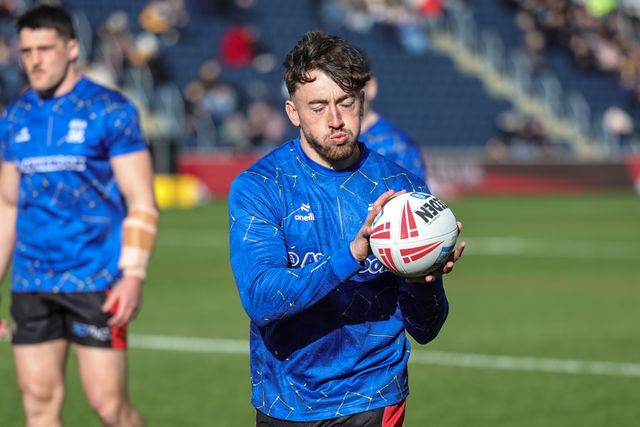 Matty Ashton of Warrington Wolves in the pre-game warm up during the Betfred Super League round 6 match Leeds Rhinos vs Warrington Wolves at AMT Headingley Stadium, Leeds, United Kingdom on 29 March 2026

(Photo by Mark Cosgrove/News Images)