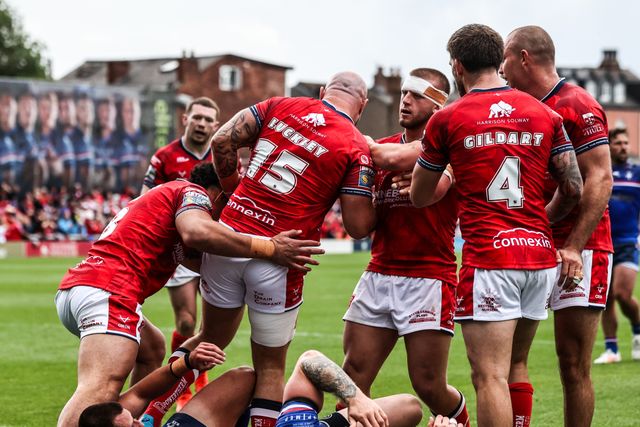 Sam Luckley of Hull KR celebrates his try during the Betfred Super League round 13 match Wakefield Trinity vs Hull KR at DIY Kitchens Stadium, Wakefield, United Kingdom on 06 June 2026

(Photo by Alfie Cosgrove/News Images)