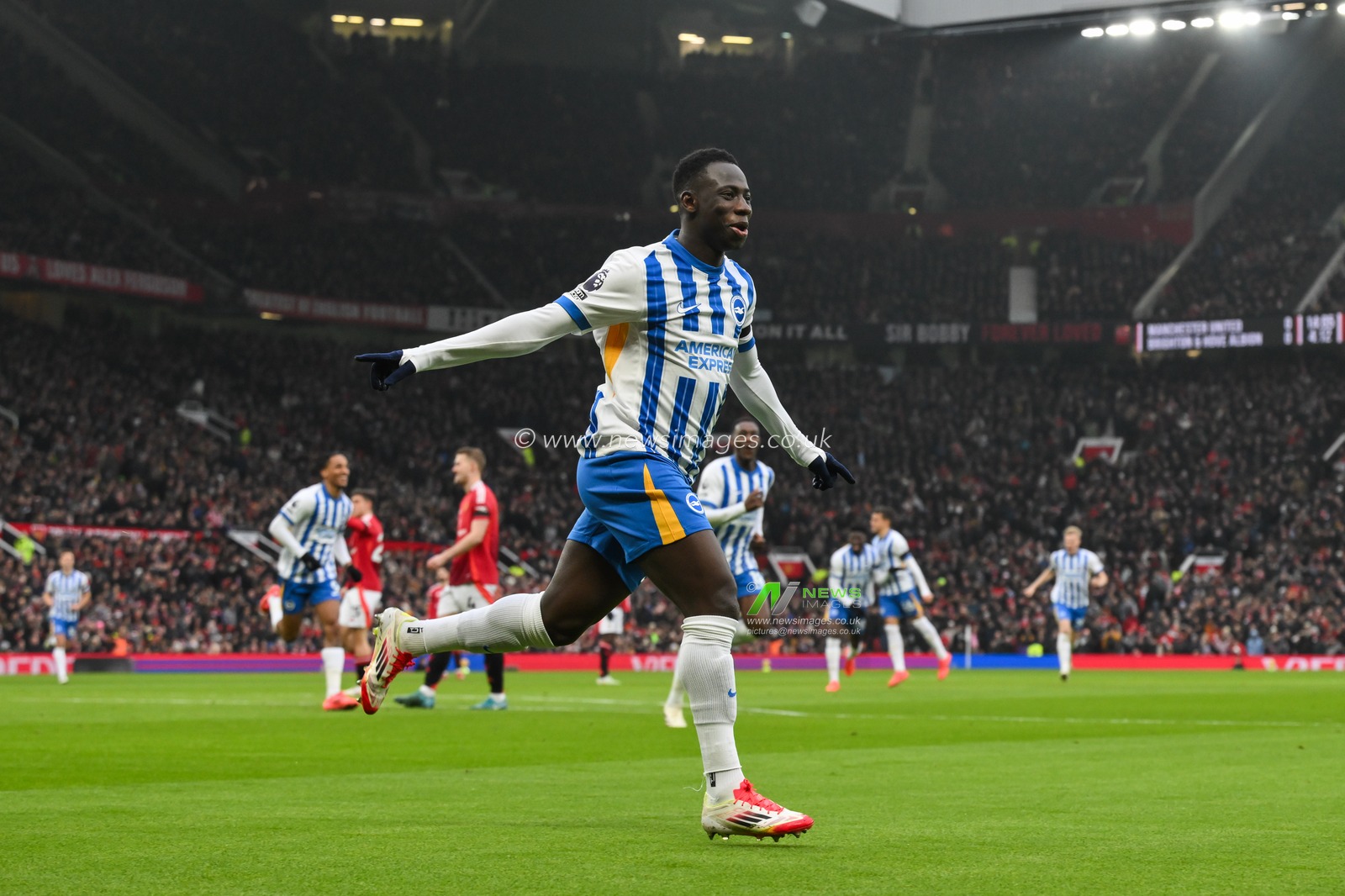 Yankuba Minteh of Brighton & Hove Albion celebrates his goal to make it 0-1 during the Premier League match Manchester United vs Brighton and Hove Albion at Old Trafford, Manchester, United Kingdom, 19th January 2025

(Photo by Craig Thomas/News Images)