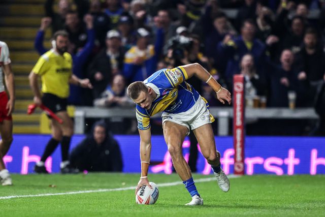 Ash Handley of Leeds Rhinos goes over however his try is disallowed after a review during the Betfred Super League play-off Eliminator 1 match Leeds Rhinos vs St Helens at Headingley Stadium, Leeds, United Kingdom, 27th September 2025

(Photo by Alfie Cosgrove/News Images)