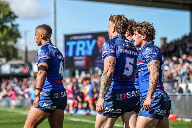 Tom Johnstone of Wakefield Trinity celebrates his try during the Betfred Super League round 8 match Wakefield Trinity vs Bradford Bulls at DIY Kitchens Stadium, Wakefield, United Kingdom on 18 April 2026

(Photo by Alfie Cosgrove/News Images)
