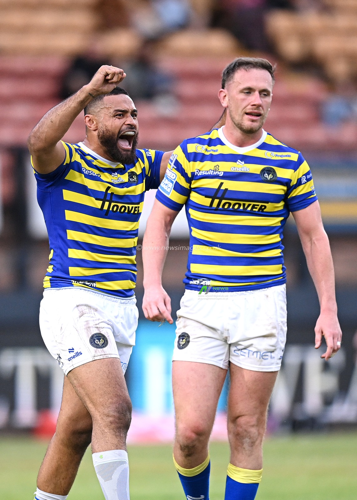 Toafofoa Sipley of Warrington Wolves celebrates during the Betfred Super League round 22 match Bradford Bulls vs Warrington Wolves at Odsal Stadium, Bradford, United Kingdom on 08 August 2026

(Photo by Ben Roberts/News Images)