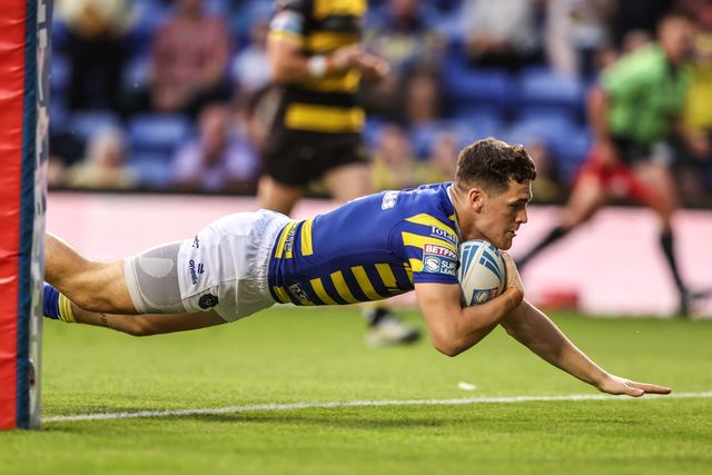 Josh Thewlis of Warrington Wolves goes over for a try during the Betfred Super League round 23 match Warrington Wolves vs York Knights at The Halliwell Jones Stadium, Warrington, United Kingdom on 13 August 2026

(Photo by Alfie Cosgrove/News Images)