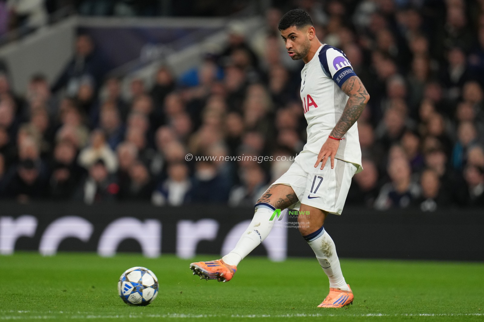 Cristian Romero of Tottenham Hotspur during the UEFA Champions League Matchday 6 of 8 Tottenham Hotspur vs Slavia Prague at Tottenham Hotspur Stadium, London, United Kingdom, 9th December 2025

(Photo by Harvey Murphy/News Images)

*** GER AUT SUI OUT ***
