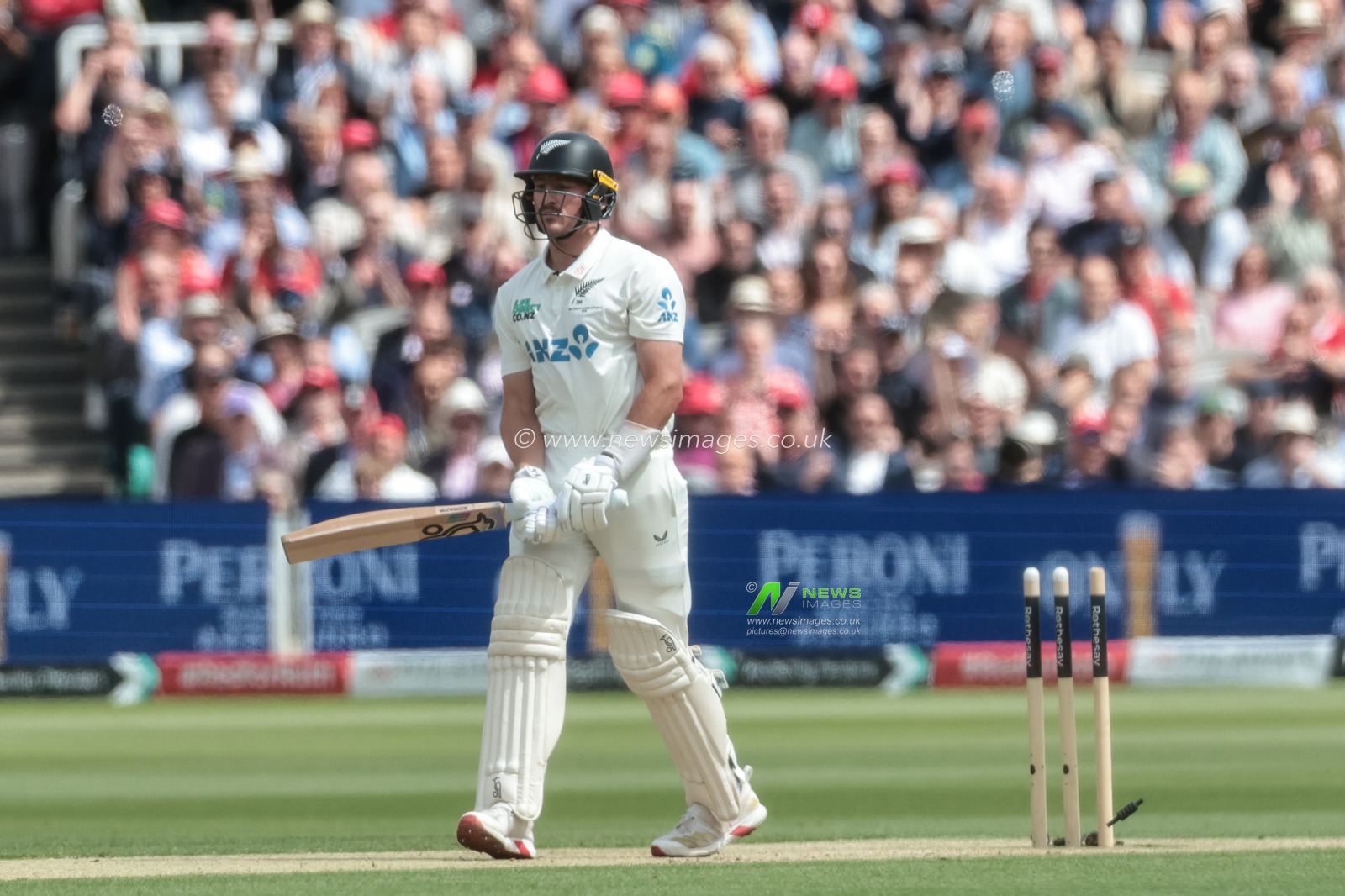Nathan Smith of New Zealand is bowled out by Josh Tongue of England during the 1st Rothesay Test Match Day 2 match England vs New Zealand at Lords, London, United Kingdom on 05 June 2026

(Photo by Mark Cosgrove/News Images)