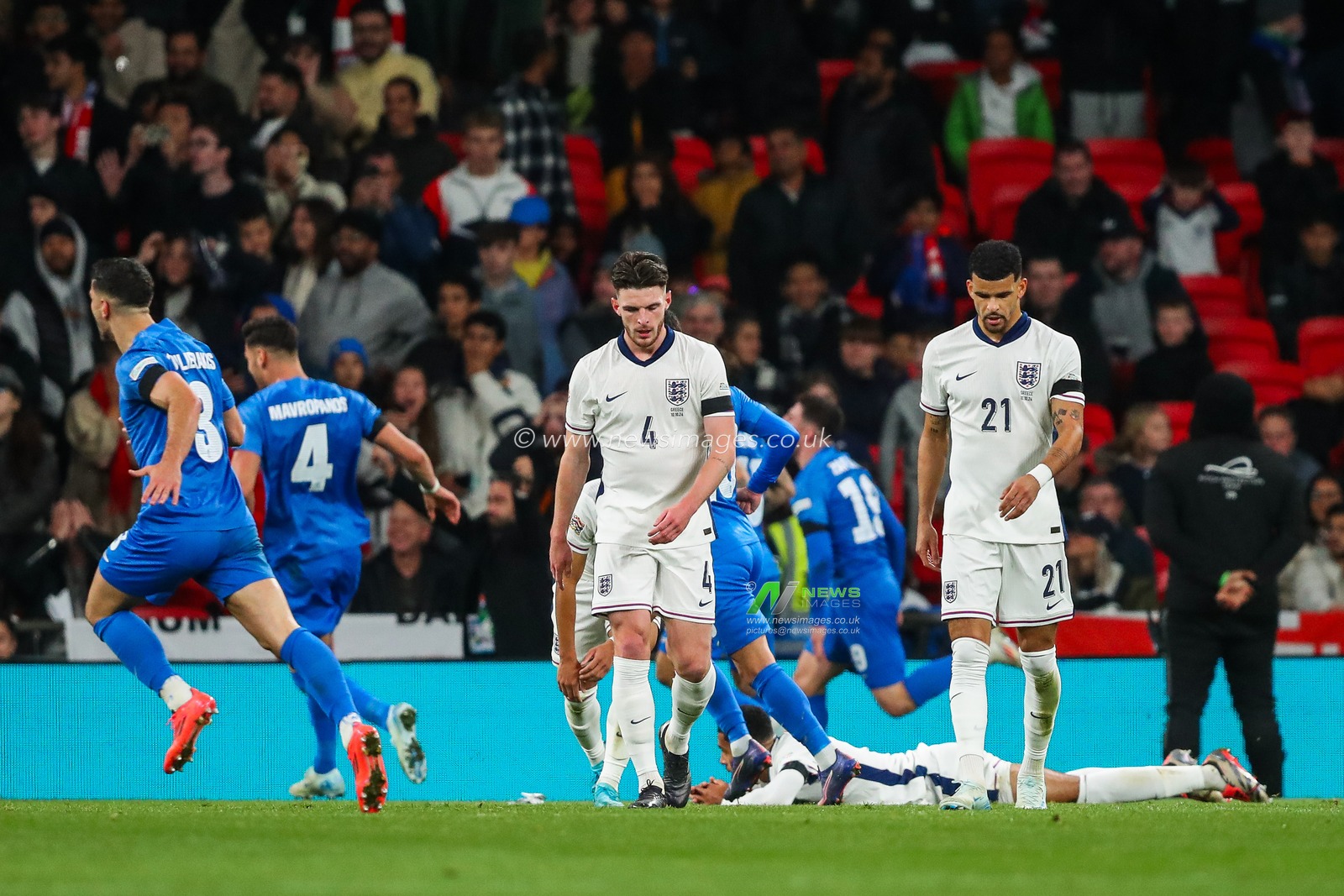 Declan Rice and Dominic Solanke of England look dejected following Greeceâ€™s goal during the UEFA Nations League - League B - Group B2 - match England vs Greece at Wembley Stadium, London, United Kingdom, 10th October 2024

(Photo by Gareth Evans/News Images)