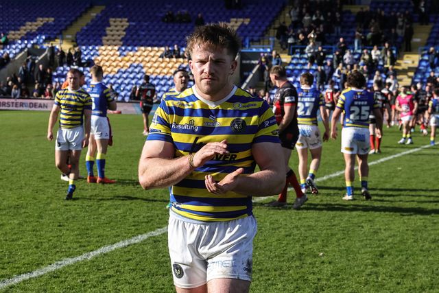 Luke Thomas of Warrington Wolves applauds the fans during the Betfred Challenge Cup round 4 match Goole Vikings vs Warrington Wolves at The Halliwell Jones Stadium, Warrington, United Kingdom on 14 March 2026

(Photo by Mark Cosgrove/News Images)