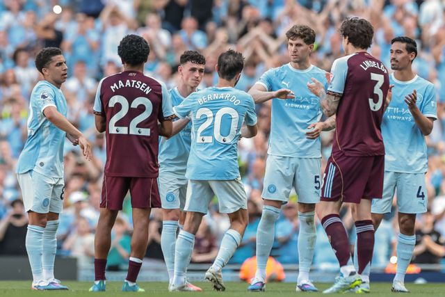 Bernardo Silva of Manchester City is substituted off and leaves the field to a standing ovation during the Premier League match Manchester City vs Aston Villa at Etihad Stadium, Manchester, United Kingdom on 24 May 2026

(Photo by Mark Cosgrove/News Images)