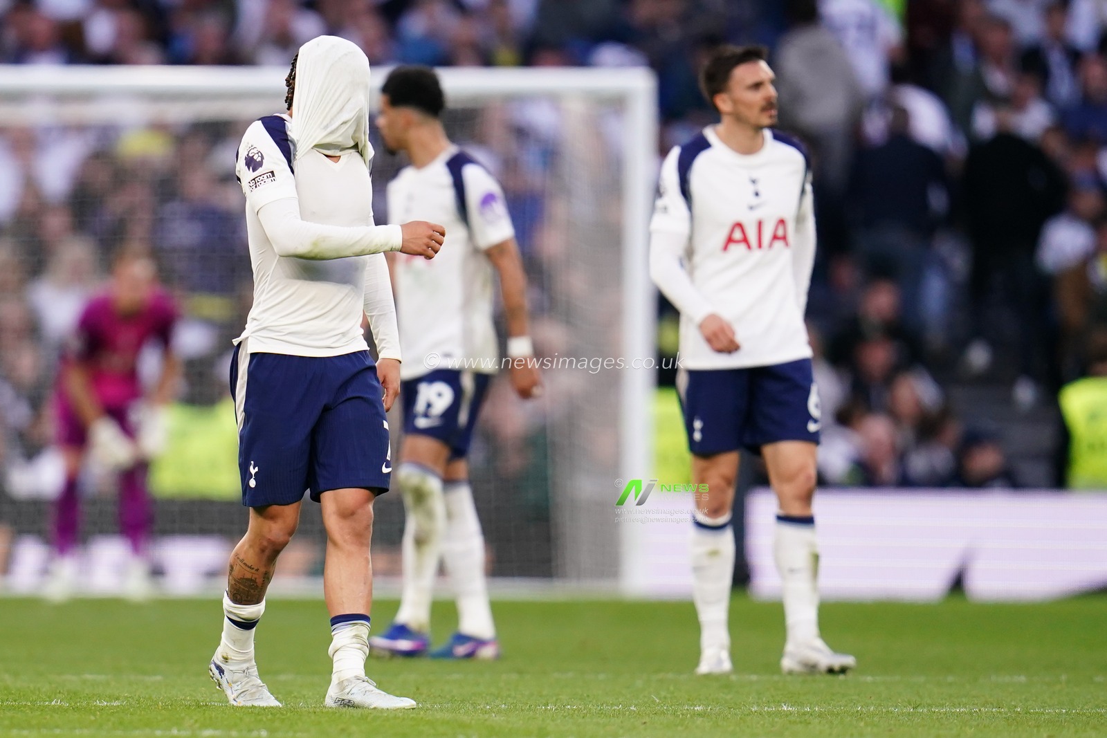 Xavi Simons of Tottenham Hotspur as Brighton score to equalise late on during the Premier League match Tottenham Hotspur vs Brighton & Hove Albion at Tottenham Hotspur Stadium, London, United Kingdom on 18 April 2026

(Photo by Harvey Murphy/News Images)