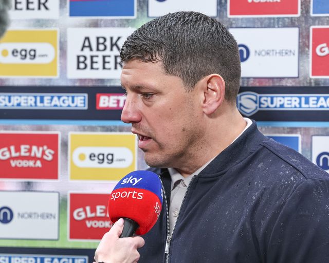 Matt Peet Head Coach of Wigan Warriors speaks pre game during the Betfred Super League Round 8 match Wigan Warriors vs St Helens at The Brick Community Stadium, Wigan, United Kingdom, 18th April 2025

(Photo by Mark Cosgrove/News Images)