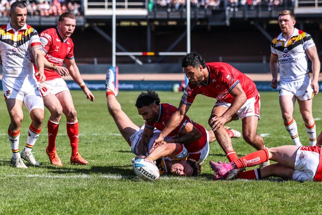 Eliot Peposhi of Bradford Bulls drops the ball before the try line during the Betfred Super League round 9 match Bradford Bulls vs Hull KR at Odsal Stadium, Bradford, United Kingdom on 25 April 2026

(Photo by Alfie Cosgrove/News Images)