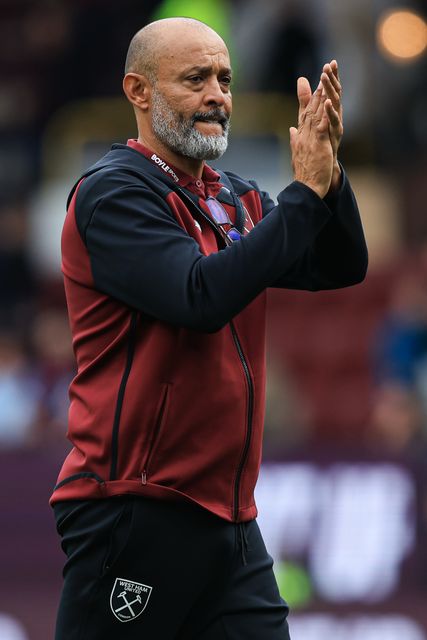 West Ham United manager Nuno Espirito Santo class fans after 2-2 draw after the Sky Bet Championship match Burnley vs West Ham United at Turf Moor, Burnley, United Kingdom on 16 August 2026

(Photo by Jorge Horsted/News Images)