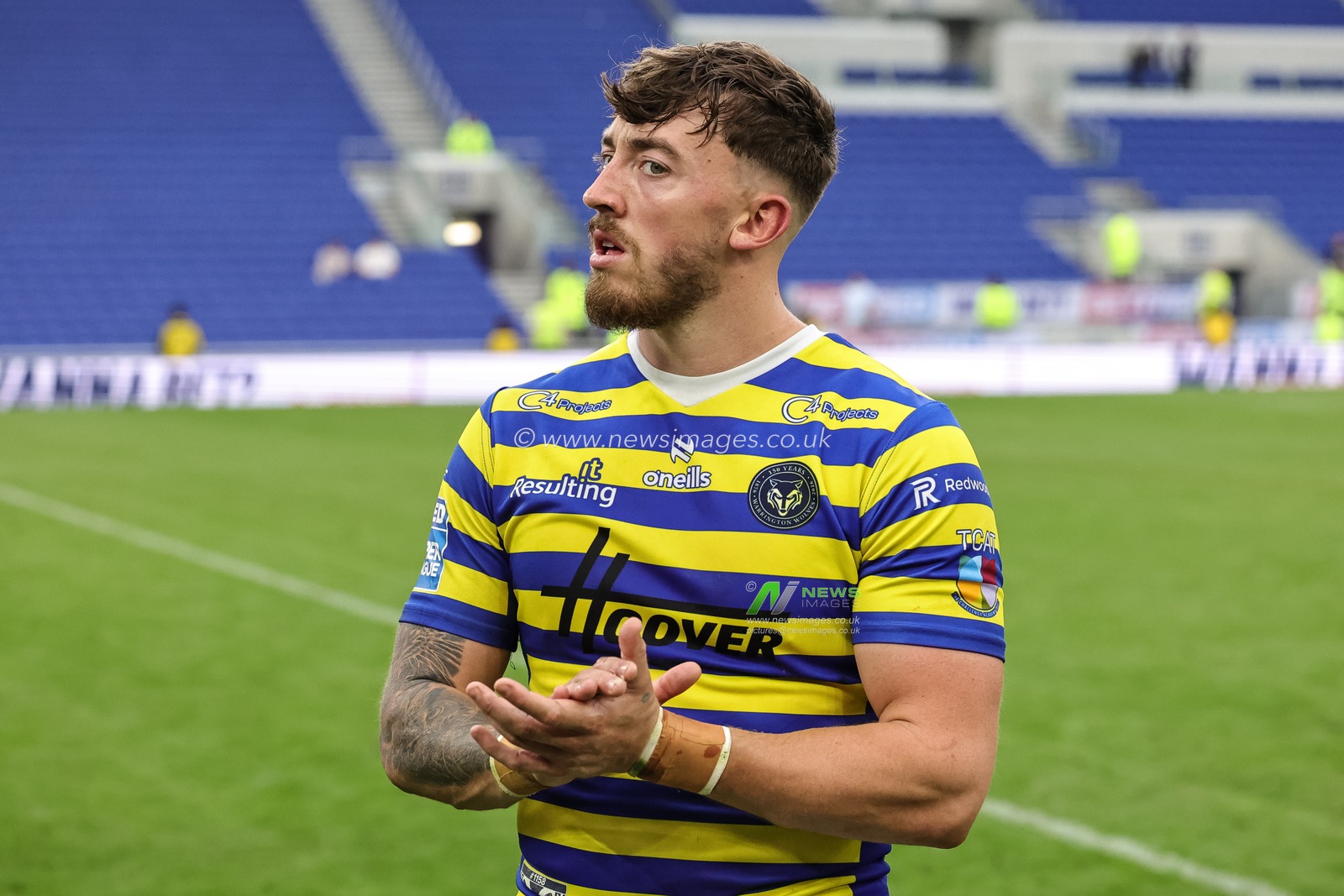 Matty Ashton of Warrington Wolves applauds the fans during the Betfred Super League Magic Weekend match Leigh Leopards vs Warrington Wolves at Hill Dickinson Stadium, Liverpool, United Kingdom on 04 July 2026

(Photo by Mark Cosgrove/News Images)