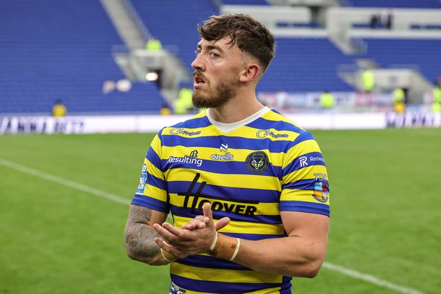 Matty Ashton of Warrington Wolves applauds the fans during the Betfred Super League Magic Weekend match Leigh Leopards vs Warrington Wolves at Hill Dickinson Stadium, Liverpool, United Kingdom on 04 July 2026

(Photo by Mark Cosgrove/News Images)