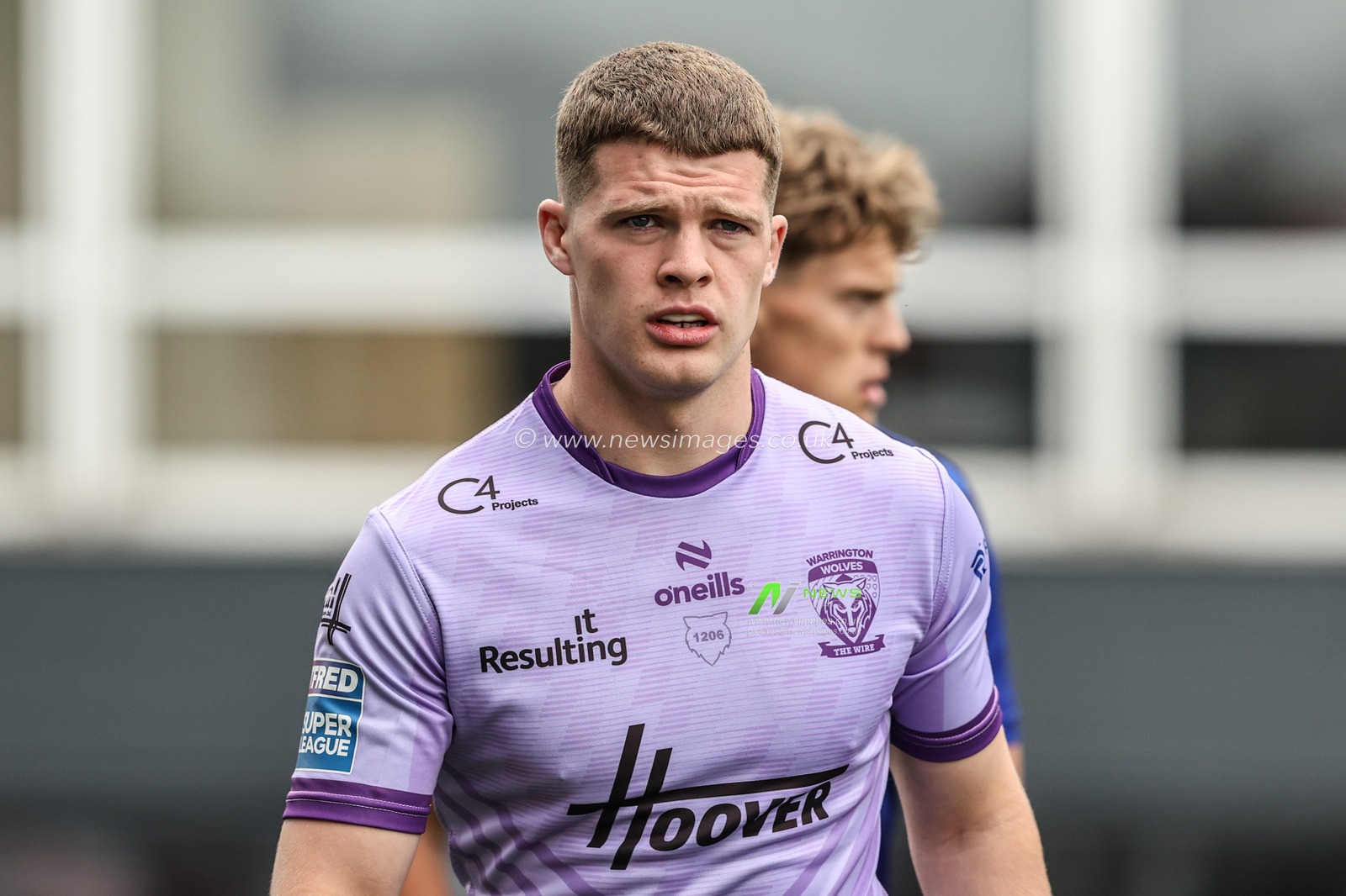Jake Thewlis of Warrington Wolves during pre-game warm up during the Betfred Super League Round 11 match Wakefield Trinity vs Warrington Wolves at DIY Kitchens Stadium, Wakefield, United Kingdom, 18th May 2025

(Photo by Alfie Cosgrove/News Images)