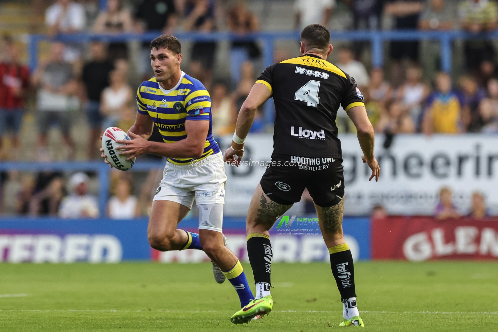 Sam Stone of Warrington Wolves breaks with the ball during the Betfred Super League round 23 match Warrington Wolves vs York Knights at The Halliwell Jones Stadium, Warrington, United Kingdom on 13 August 2026

(Photo by Mark Cosgrove/News Images)