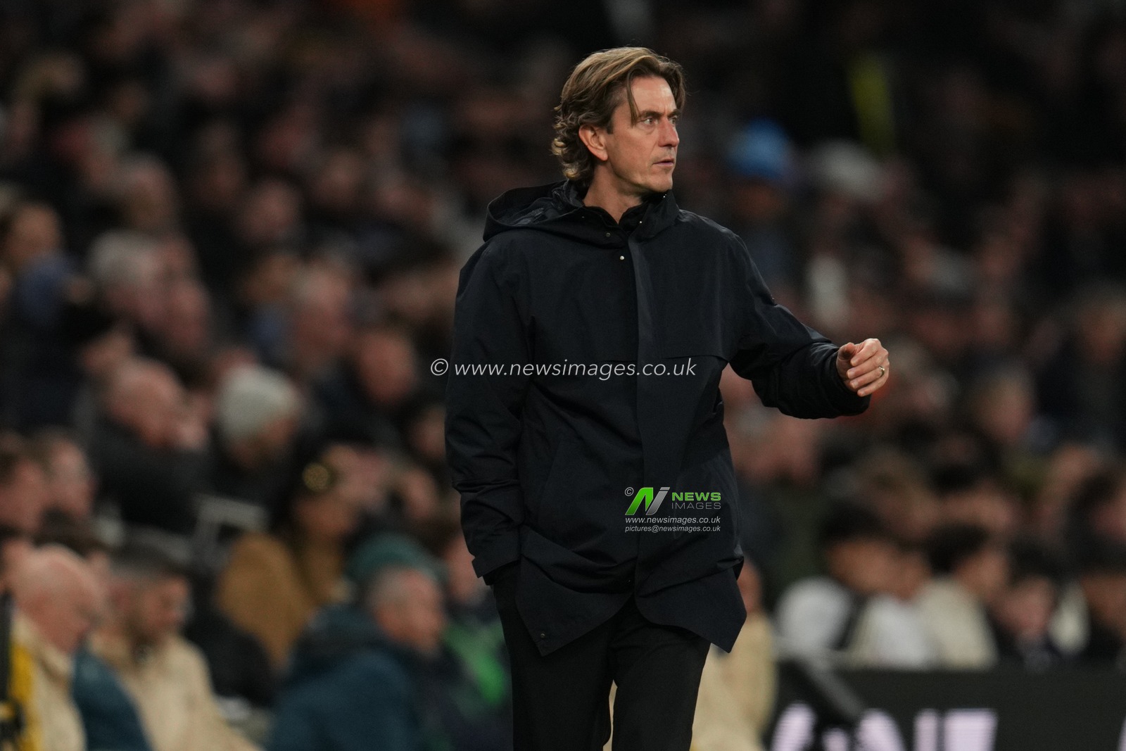 Thomas Frank manager of Tottenham Hotspur during the Premier League match Tottenham Hotspur vs Brentford at Tottenham Hotspur Stadium, London, United Kingdom, 6th December 2025

(Photo by Harvey Murphy/News Images)

*** GER AUT SUI OUT ***