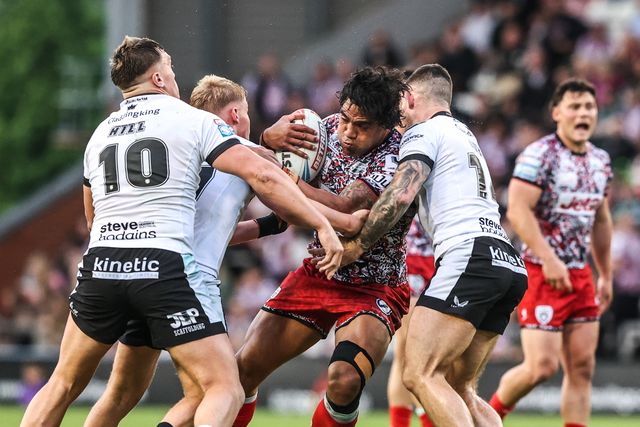 Joe Ofahengaue of Leigh Leopards is tackled by Callum Kemp of Hull FC during the Betfred Super League round 12 match Leigh Leopards vs Hull FC at Leigh Sports Village, Leigh, United Kingdom on 22 May 2026

(Photo by Alfie Cosgrove/News Images)