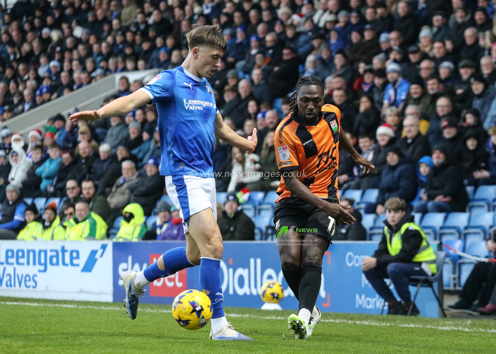 Idris Kanu of Barnet passes the ball during the Sky Bet League 2 match Chesterfield vs Barnet at SMH Group Stadium, Chesterfield, United Kingdom, 13th December 2025

(Photo by Richard Bierton/News Images)

*** GER AUT SUI OUT ***