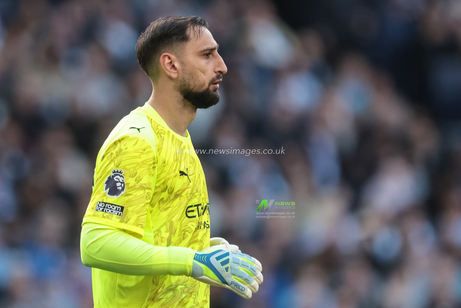 Manchester City goalkeeper Gianluigi Donnarumma during the Premier League match Manchester City vs Arsenal at Etihad Stadium, Manchester, United Kingdom on 19 April 2026

(Photo by Mark Cosgrove/News Images)