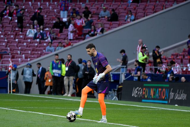 Joan García of FC Barcelona during the warm up of the UEFA Champions League Quarter Finals match Atletico Madrid vs Barcelona at Riyadh Air Metropolitano, Madrid, Spain on 14 April 2026

(Photo by Samuel Carreno/News Images)