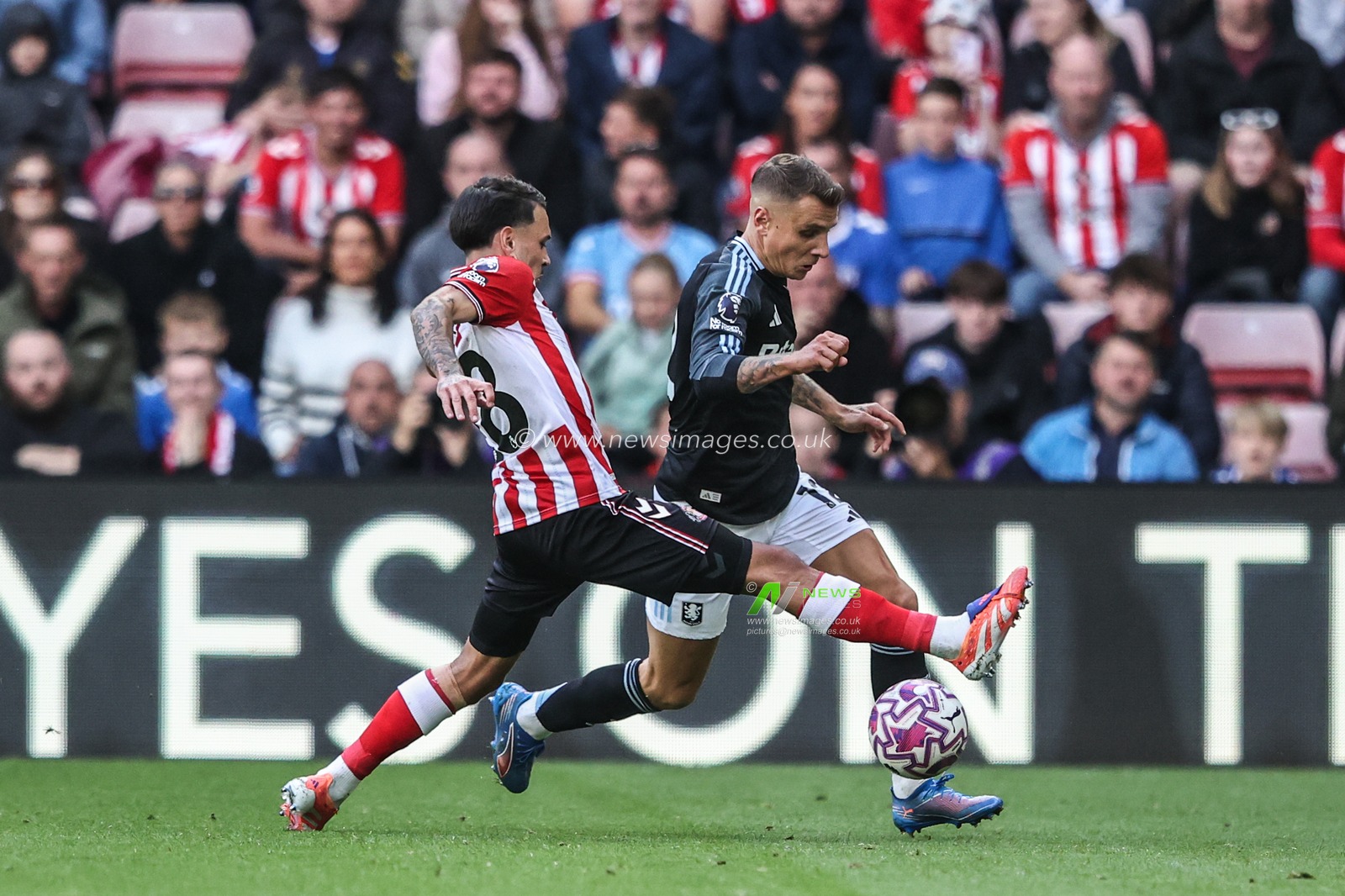 Enzo Le Fée of Sunderland and Lucas Digne of Aston Villa battle for the ball during the Premier League match Sunderland vs Aston Villa at Stadium Of Light, Sunderland, United Kingdom, 20th September 2025

(Photo by Alfie Cosgrove/News Images)