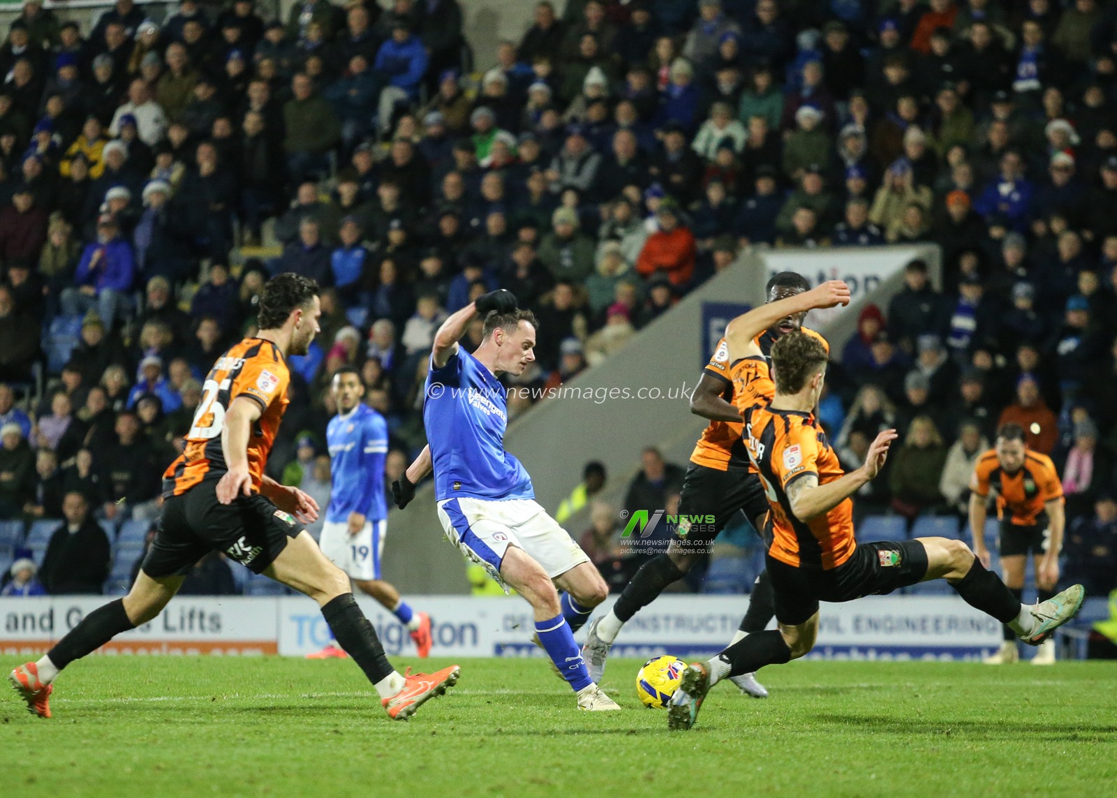 Liam Mandeville of Chesterfield scores to make it 3-1 during the Sky Bet League 2 match Chesterfield vs Barnet at SMH Group Stadium, Chesterfield, United Kingdom, 13th December 2025

(Photo by Richard Bierton/News Images)

*** GER AUT SUI OUT ***