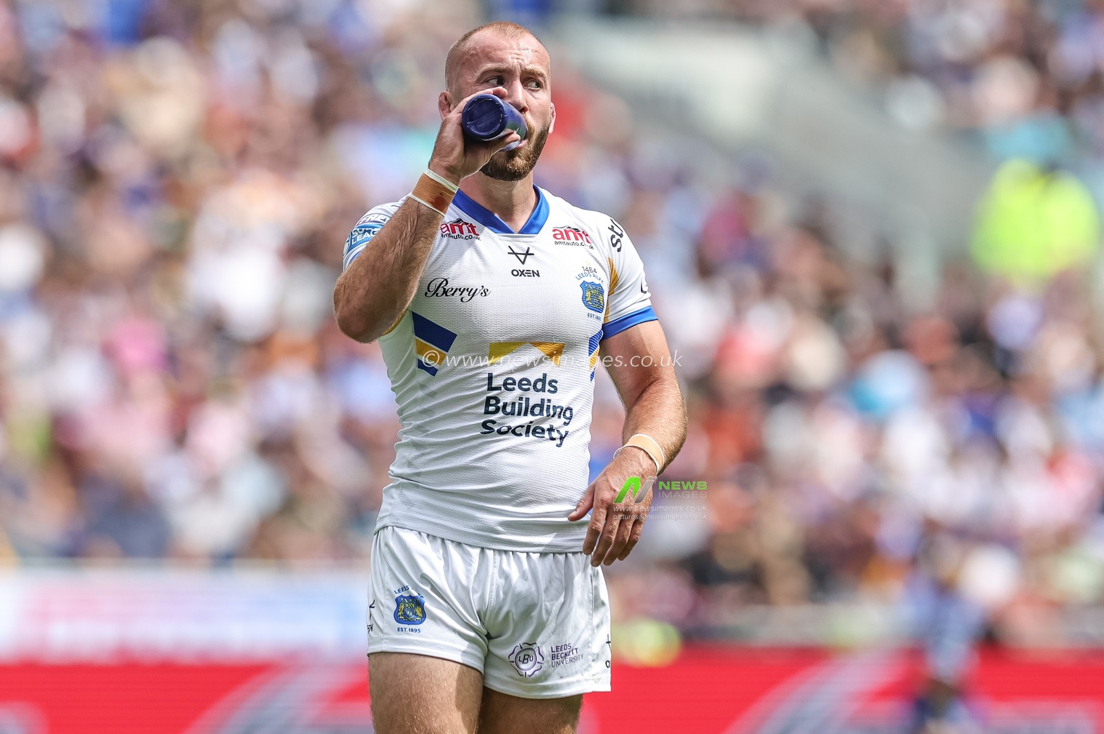 Jarrod O'Connor of Leeds Rhinos takes a drink during the Betfred Super League Magic Weekend match Leeds Rhinos vs Bradford Bulls at Hill Dickinson Stadium, Liverpool, United Kingdom on 05 July 2026

(Photo by Mark Cosgrove/News Images)