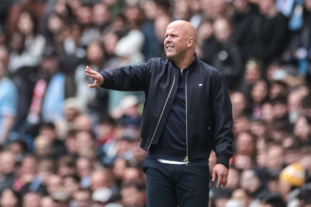 Arne Slot manager of Liverpool reacts in the technical area during the Emirates FA Cup Quarter-Final match Manchester City vs Liverpool at Etihad Stadium, Manchester, United Kingdom on 04 April 2026

(Photo by Mark Cosgrove/News Images)