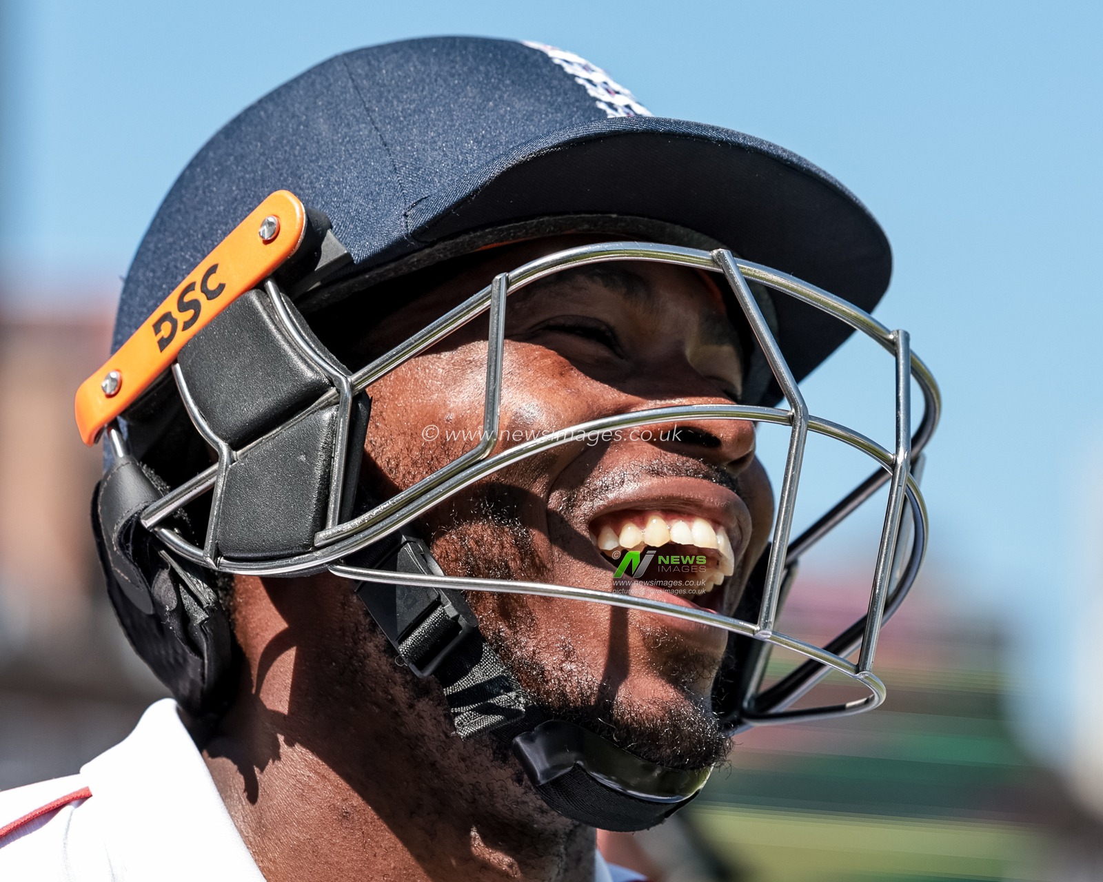 Jofra Archer of England full of smiles as he prepares to go out and bat during the 2nd Rothesay Test Match Day 3 match England vs New Zealand at The Kia Oval, London, United Kingdom on 19 June 2026

(Photo by Mark Cosgrove/News Images)