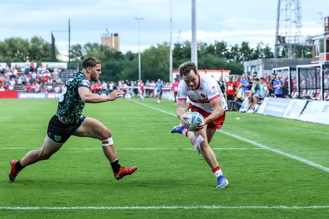 Joe Burgess of Hull KR goes over for a try during the Betfred Super League round 15 match Hull KR vs Leigh Leopards at Sewell Group Craven Park, Hull, United Kingdom on 19 June 2026

(Photo by Alfie Cosgrove/News Images)
