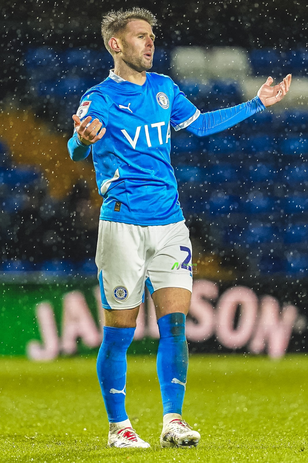 Stockport County Midfielder Oliver Norwood during the Sky Bet League 1 match Stockport County vs Exeter City at Edgeley Park Stadium, Stockport, United Kingdom, 7th December 2024

(Photo by James Giblin/News Images)