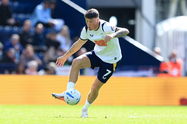 Alfie Devine of Preston North End controls ball during the Sky Bet Championship match Preston North End vs Blackburn Rovers at Deepdale, Preston, United Kingdom on 05 September 2026

(Photo by Jorge Horsted/News Images)