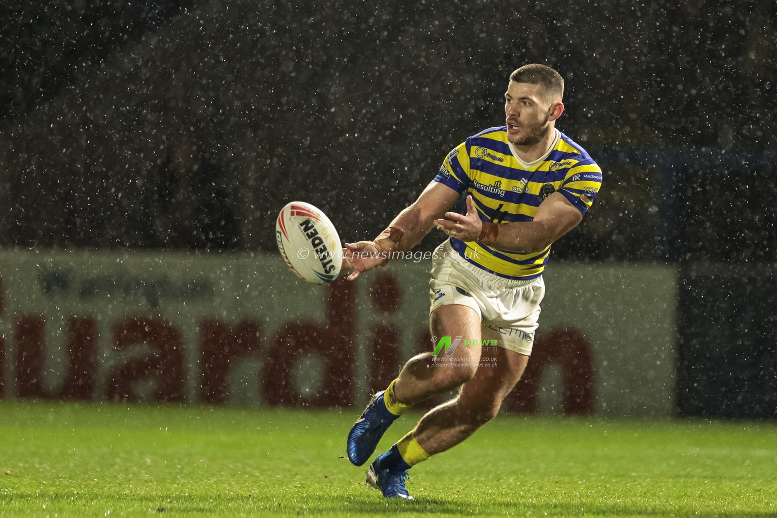 Danny Walker of Warrington Wolves in action during the Pre Season match Warrington Wolves vs Leigh Leopards at Halliwell Jones Stadium, Warrington, United Kingdom, 30th January 2026

(Photo by Mark Cosgrove/News Images)