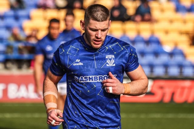 Danny Walker of Warrington Wolves in the pregame warmup session during the Betfred Challenge Cup Quarter Final match Warrington Wolves vs Leigh Leopards at The Halliwell Jones Stadium, Warrington, United Kingdom on 11 April 2026

(Photo by Alfie Cosgrove/News Images)