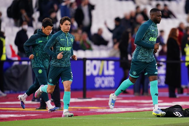 Wolverhampton Wanders players come out to warm up during the Premier League match West Ham United vs Wolverhampton Wanderers at London Stadium, London, United Kingdom on 10 April 2026

(Photo by Harvey Murphy/News Images)
