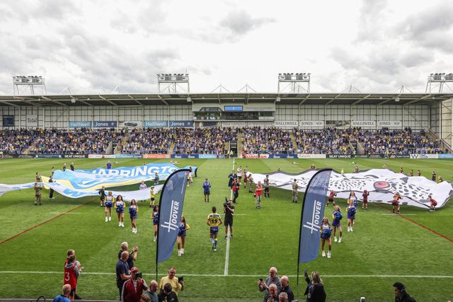 Stefan Ratchford of Warrington Wolves walks out for his last ever home game during the Betfred Super League Round 25 match Warrington Wolves vs Leigh Leopards at Halliwell Jones Stadium, Warrington, United Kingdom, 6th September 2025

(Photo by Mark Cosgrove/News Images)