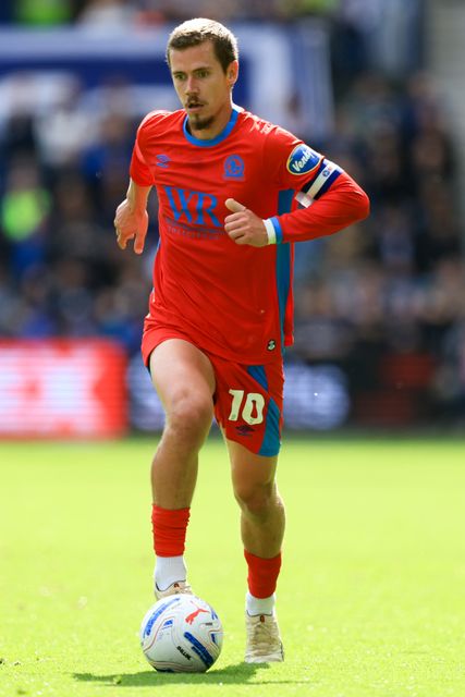 Todd Cantwell of Blackburn Rovers controls the ball during the Sky Bet Championship match Preston North End vs Blackburn Rovers at Deepdale, Preston, United Kingdom on 05 September 2026

(Photo by Jorge Horsted/News Images)