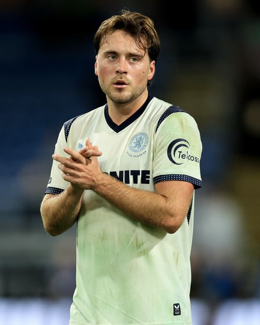 Aidan Morris of Middlesbrough claps fans after 1-1 draw during the Sky Bet Championship match Burnley vs Middlesbrough at Turf Moor, Burnley, United Kingdom on 02 September 2026

(Photo by Jorge Horsted/News Images)