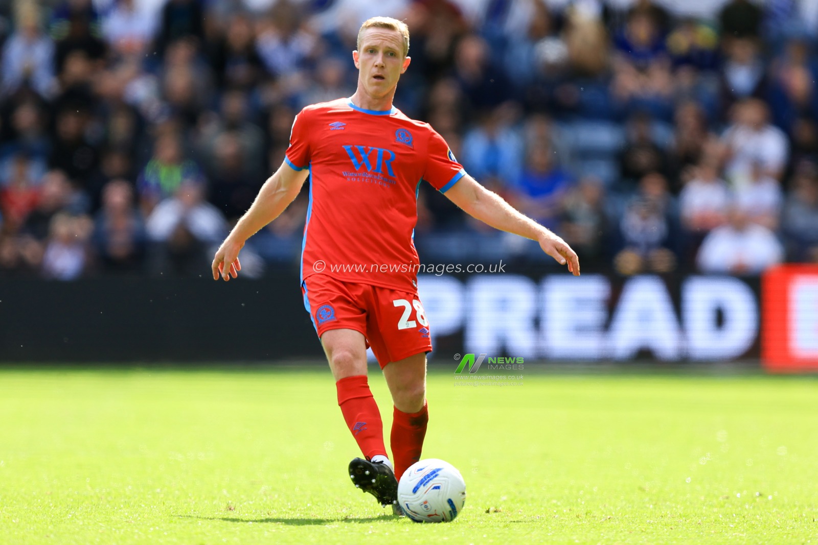 Adam Forshaw of Blackburn Rovers with ball at his feet during the Sky Bet Championship match Preston North End vs Blackburn Rovers at Deepdale, Preston, United Kingdom on 05 September 2026

(Photo by Jorge Horsted/News Images)