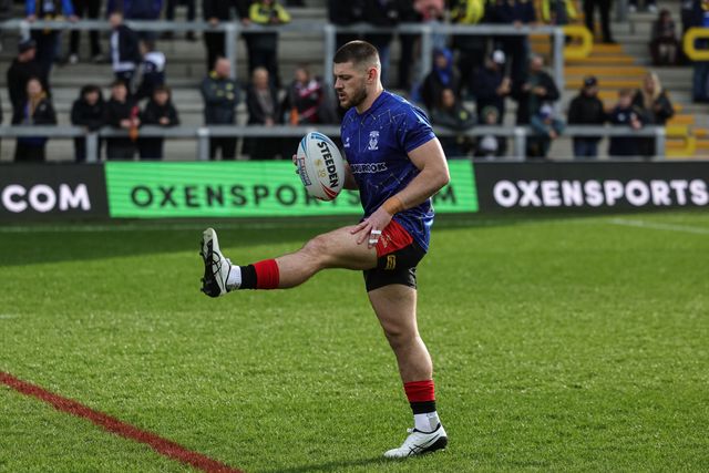 Danny Walker of Warrington Wolves in the pre-game warm up during the Betfred Super League round 6 match Leeds Rhinos vs Warrington Wolves at AMT Headingley Stadium, Leeds, United Kingdom on 29 March 2026

(Photo by Mark Cosgrove/News Images)